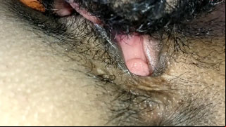 Dude Enjoys Licking Desi MMS Pussy and Jizzed Her